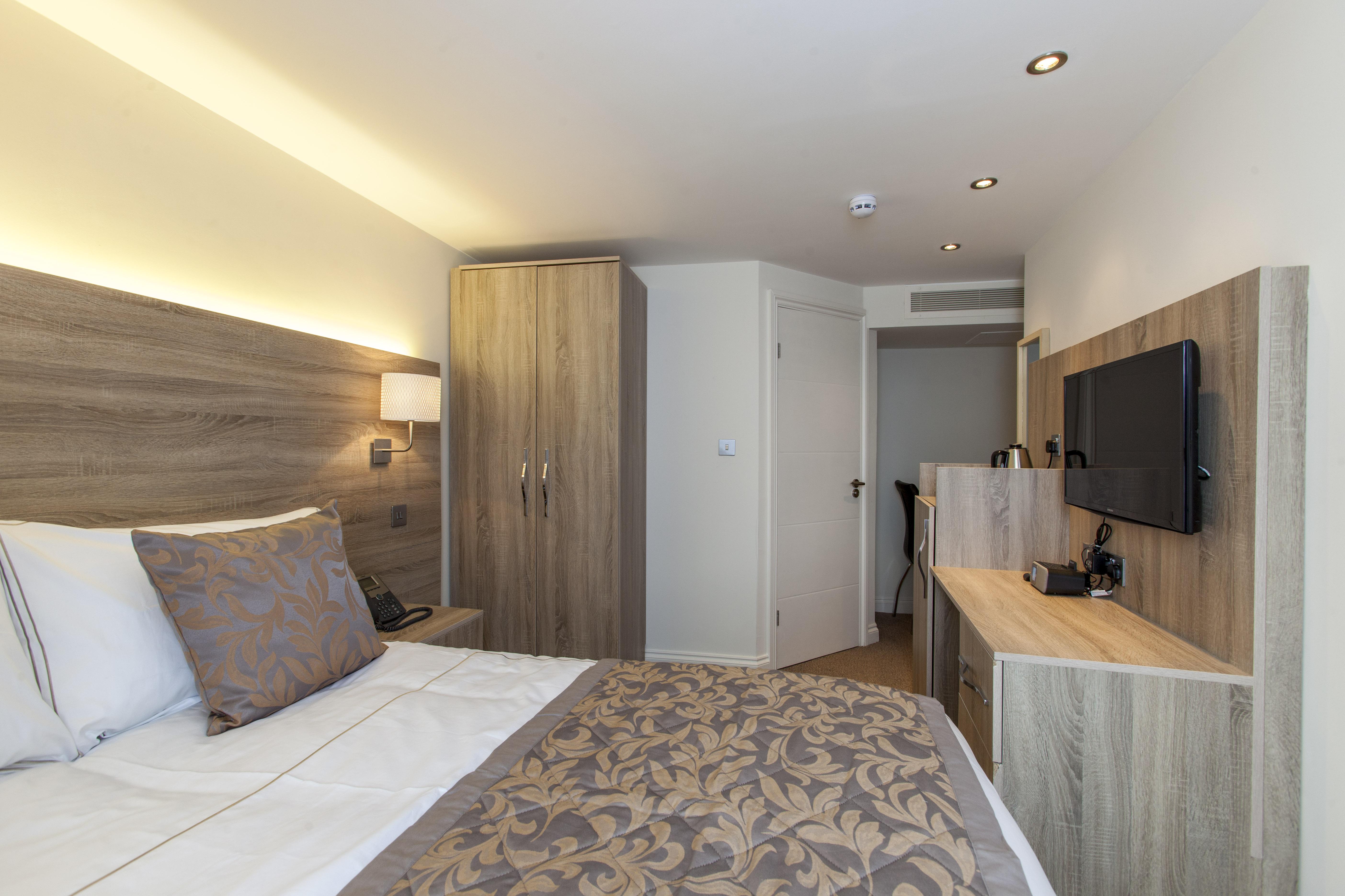 Hotel Shepherds Bush Лондон Екстериор снимка