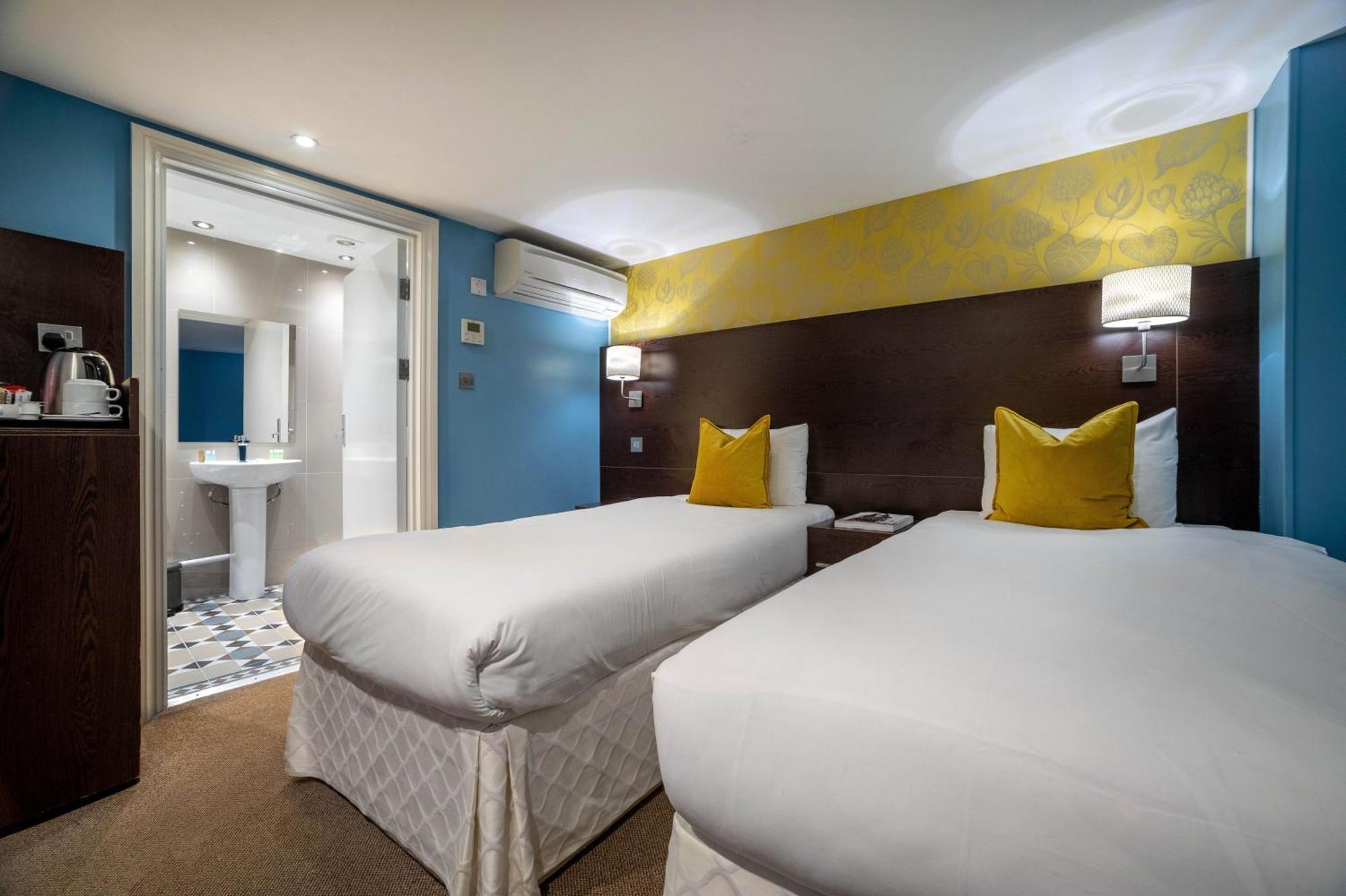 Hotel Shepherds Bush Лондон Екстериор снимка